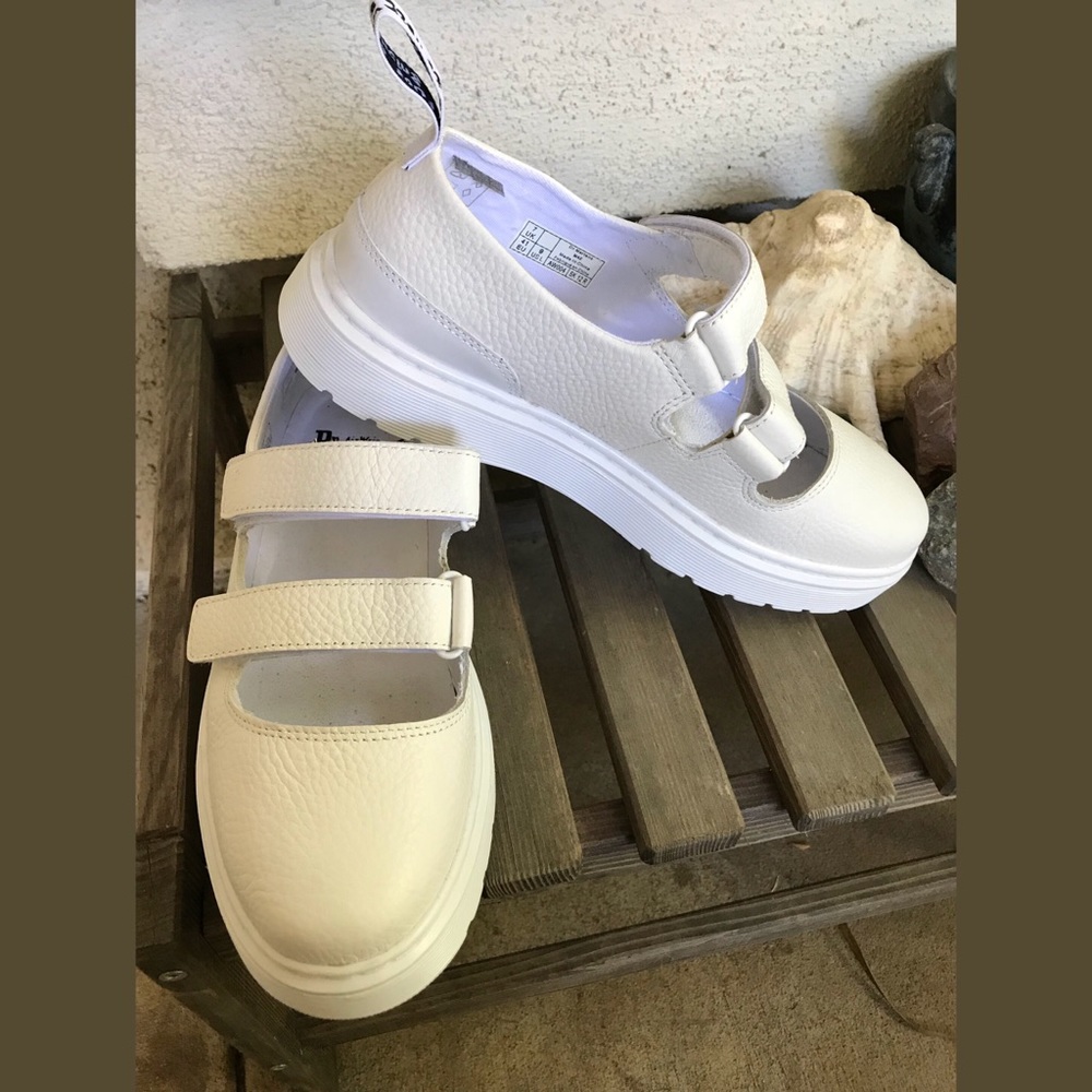 NWOT- Dr. Martens Mae Double Strap Mary Jane Shoe